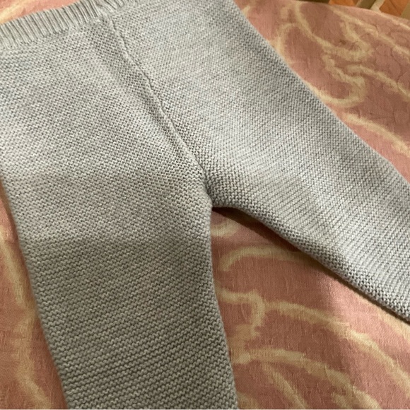 Two-piece set featuring a sweater and matching pants. - Picture 2 of 4